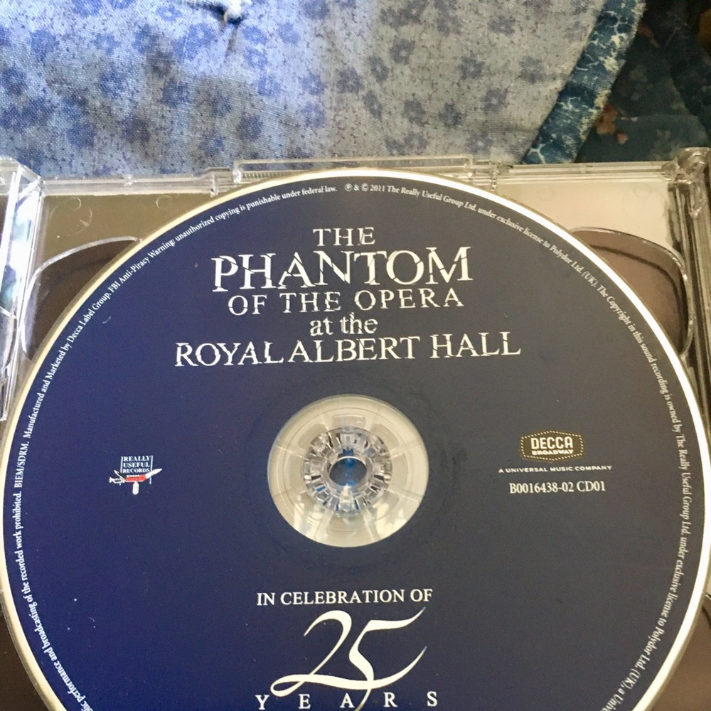 3 CD’s Phantom of the Opera Pursuit of Happyness + - Picture 3 of 9